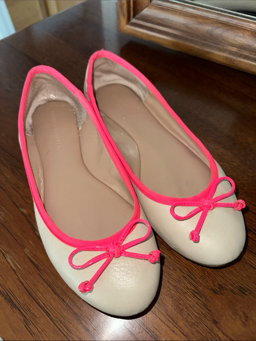 Banana Republic Cream Ballet Flats with Neon Pink Trim
